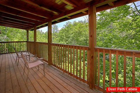 3 Bedroom Cabin with Wooded Views in Gatlinburg - Moonshine Inn