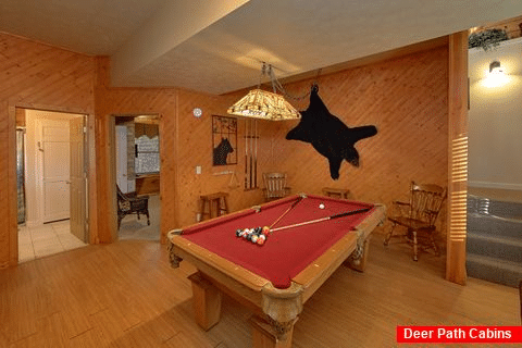 2 Bedroom Cabin with Pool Table and Game Room - A Beary Happy Place