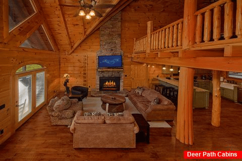 Luxury Cabin with Large Living Room & Fireplace - Alpine Mountain Lodge