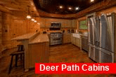 Luxury Cabin with Full Kitchen and Dining Room