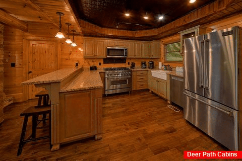 Luxury Cabin with Full Kitchen and Dining Room - Alpine Mountain Lodge