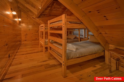 6 Bedroom Cabin with Bunk Bedroom - Alpine Mountain Lodge