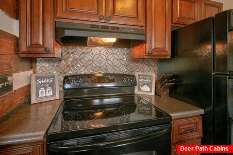 Full Kitchen in a 2 Bedroom Rustic Cabin - Mountain Moonlight