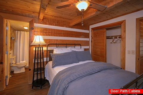 Queen Bedroom with Private Bath in Rustic Cabin - Mountain Moonlight