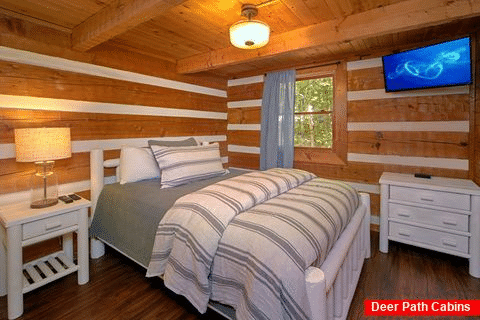 Wears Valley Cabin with Private Queen Bedroom - Mountain Moonlight