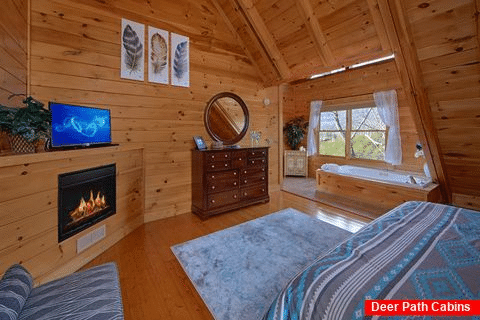 Master Suite with King Bed, Fireplace and Bath - Dreamland