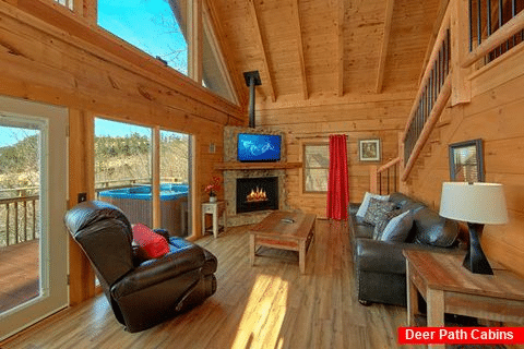 Spacious 1 Bedroom Cabin Sleeps 4 - The Overlook