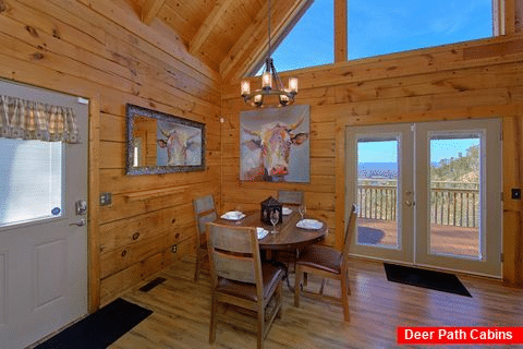 Spacious 1 Bedroom Cabin Sleeps 4 with Views - The Overlook