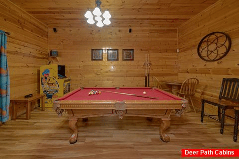 5 Bedroom cabin with Pool Table and arcade game - A Perfect Stay