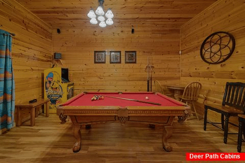 5 Bedroom cabin with Pool Table and arcade game - A Perfect Stay