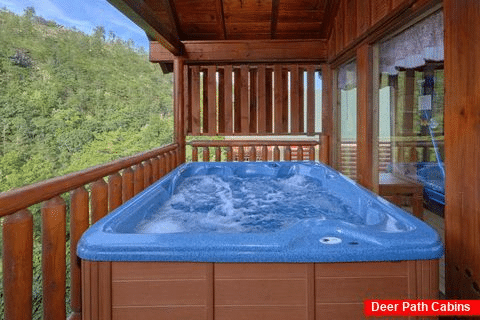 Cabin with Private hot Tub and Resort Swimming - Radiant Ridge