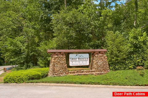 Smoky Mountain Ridge Resort Cabins with Pool - A Rocky Top Memory