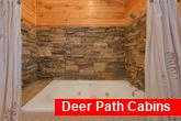 3 Bedroom Cabin Sleeps 11 with Jacuzzi Tub