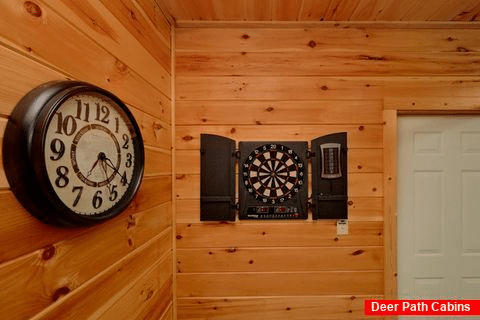 Pigeon Forge 3 Bedroom cabin with Dart Board - Cherokee Hilltop