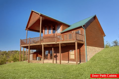 3 Bedroom 3 Story Cabin Sleeps 11 - Cherokee Hilltop