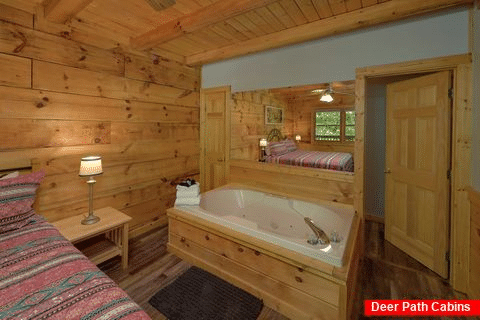 Private Jacuzzi Tub in cabin master bedroom - Absolute Heaven