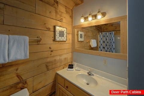 2 bedroom cabin with 2 private bathrooms - Absolute Heaven