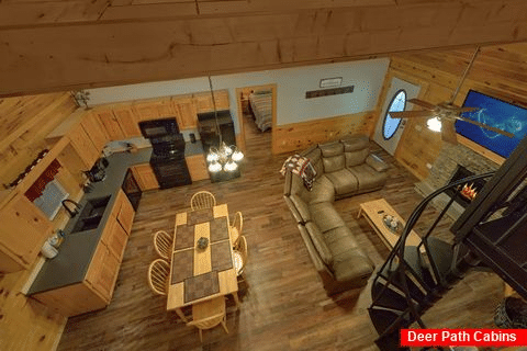 Cabin for 6 with fireplace and loft bedroom - Absolute Heaven