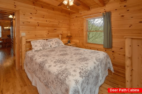 3 Bedroom Cabin with Queen Bed - Sassy Lady