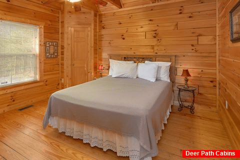 Private 2 Bedroom Cabin with a Queen Bed - Heaven's Gift