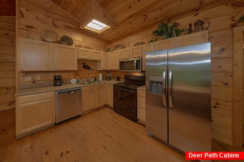 2 Bedroom Cabin with Fully Equipped Kitchen - Bears and Beyond