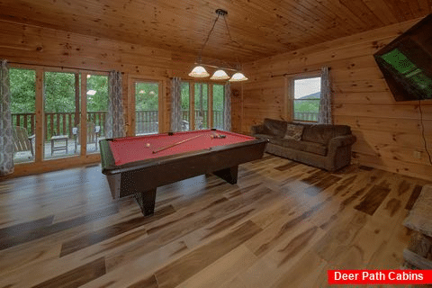 2 Bedroom Cabin with Pool Table - Bears and Beyond