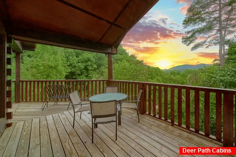 Affordable 2 Bedroom Cabin with a View - Bears and Beyond