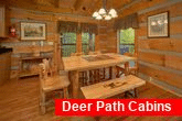 2 Bedroom cabin with dining room and Kitchen