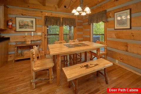 2 Bedroom cabin with dining room and Kitchen - Mountain Glory