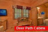 Cabin with 2 bathrooms, King Bed and Fireplace