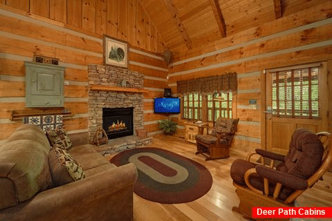 Cozy 1 Bedroom Cabin with Loft in Wears Valley - Turtle Dovin'