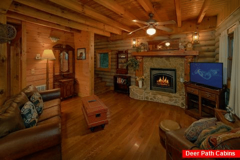 Rustic 1 Bedroom Cabin with Gas Fireplace - Merry Weather