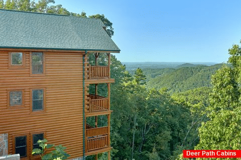 Resort 3 Bedroom Cabin with Premium View - Blue Sky