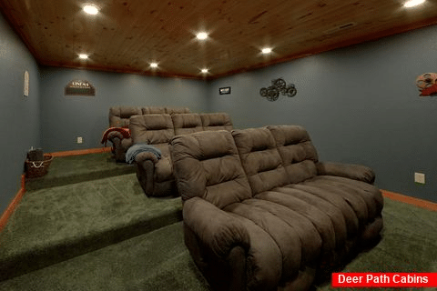 Luxury 6 Bedroom Cabin with Theatre Room - Majestic Splash