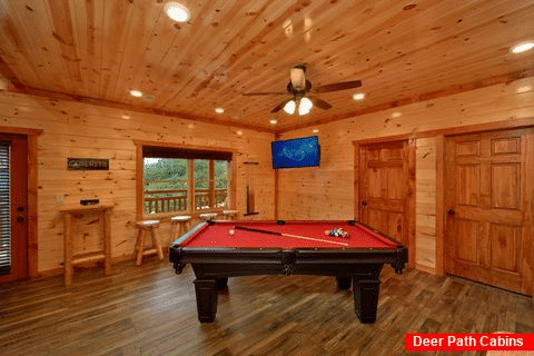 Luxury Cabin with Pool Table - Majestic Splash