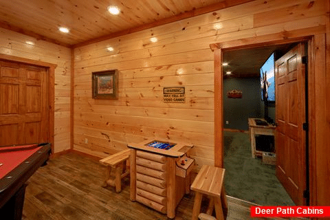 6 Bedroom Cabin with Arcade and Indoor Pool - Majestic Splash