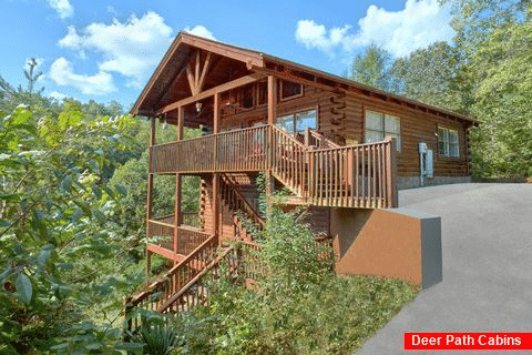 2 Bedroom Cabin with Mountain View - A Beary Happy Place