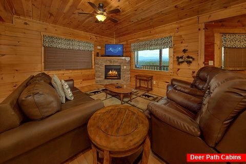 Luxury 4 Bedroom Cabin with Fireplace Sleeps 16 - Majestic View