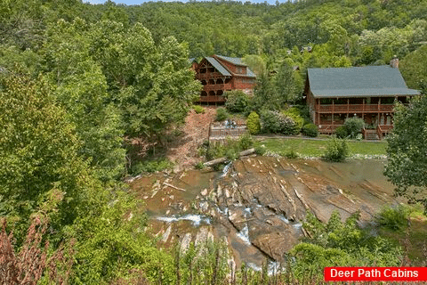 6 Bedroom Cabin with River Overlook - Majestic Splash