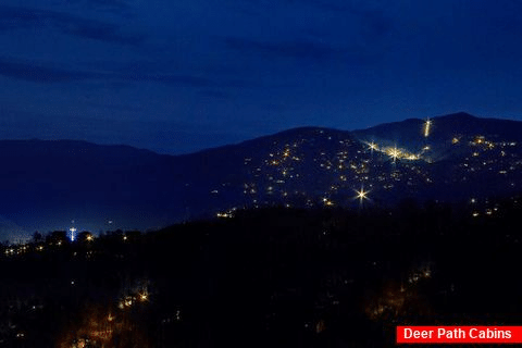 Gatlinburg Views from Luxury 5 bedroom cabin - Majestic Point Lodge