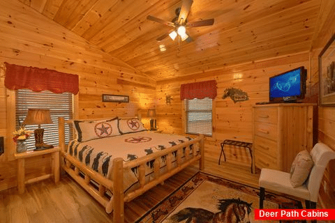 King Bedroom with Flatscreen TV - Crosswinds