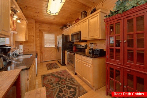 Spacious 4 Bedroom Cabin Sleeps 14 - A Rocky Top Ridge