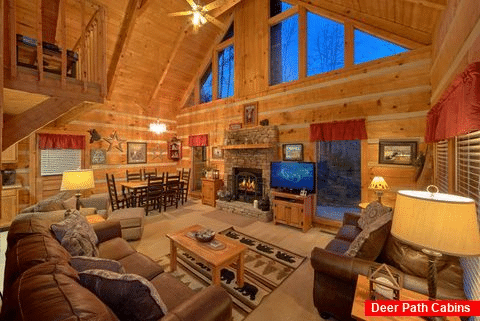 Cozy 2 bedrom cabin with wood burning fireplace - Just Barely Making It