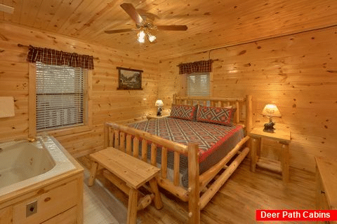 King Bedroom with Jacuzzi and Flatscreen TV - Bar Mountain