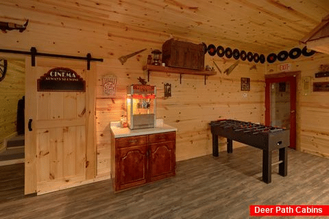 Spacious Cabin with Foosball and Popcorn Machine - Bar Mountain