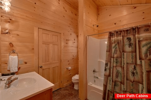 Pigeon Forge 2 Bedroom Cabin Sleeps 8 - Serenity