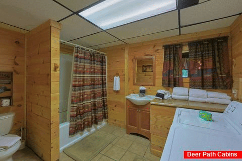 Full Bathroom with Shower and Washer / Dryer - Bear Cove Escape