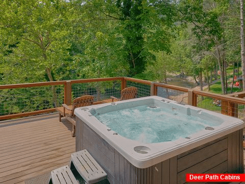 Luxury cabin with hot tub overlooking the river - River Mist Lodge