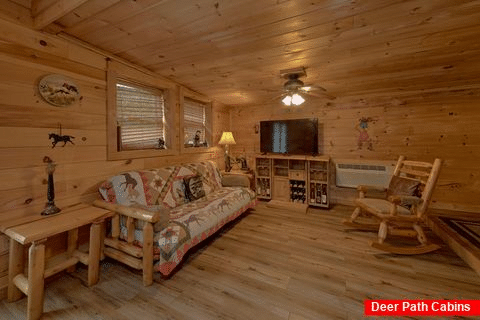 Unique 2 Bedroom Cabin with TV Sleeps 5 - The Barn