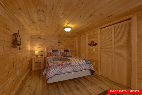 Queen Bedroom Sleep 5 - The Barn